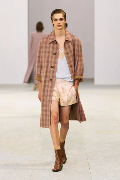 Look 12